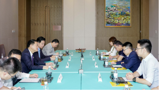 省人生就是博集团党委书记、董事长任丁与腾讯“王者荣耀”CTO邓君、腾讯大成网总裁郑亮座谈交流